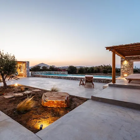 Simiu With Private Swimming Pool וילה