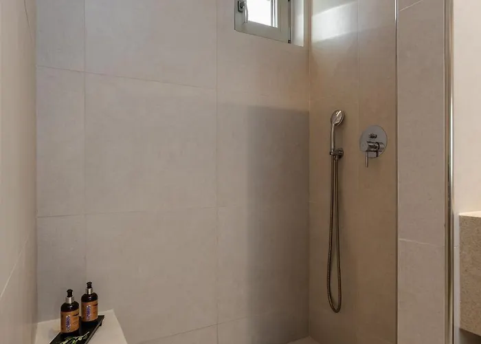 Simiu With Private Swimming Pool *