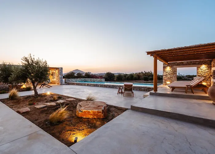 Simiu With Private Swimming Pool וילה