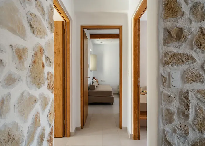 Simiu With Private Swimming Pool Villa Ajía Ána